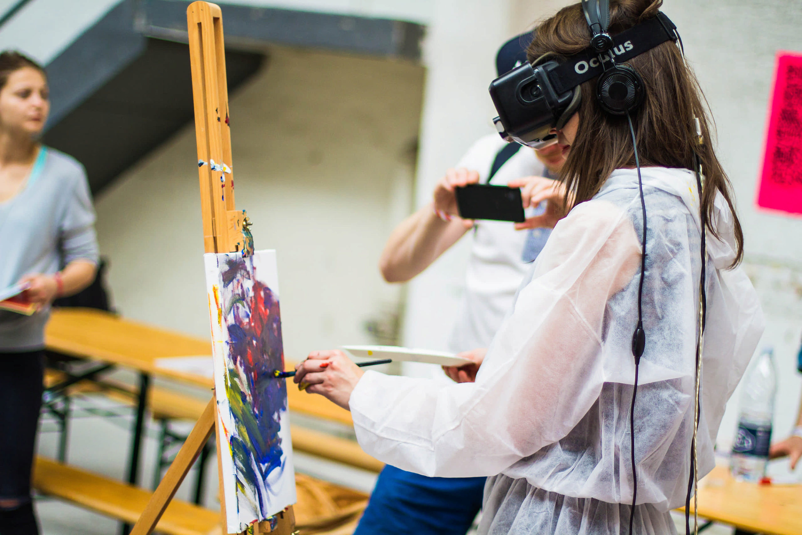 VR, blockchain, AI – there is hardly any future-relevant technology that isn’t currently being tested in edtech.  Dull education is history. Today’s way is edtech!