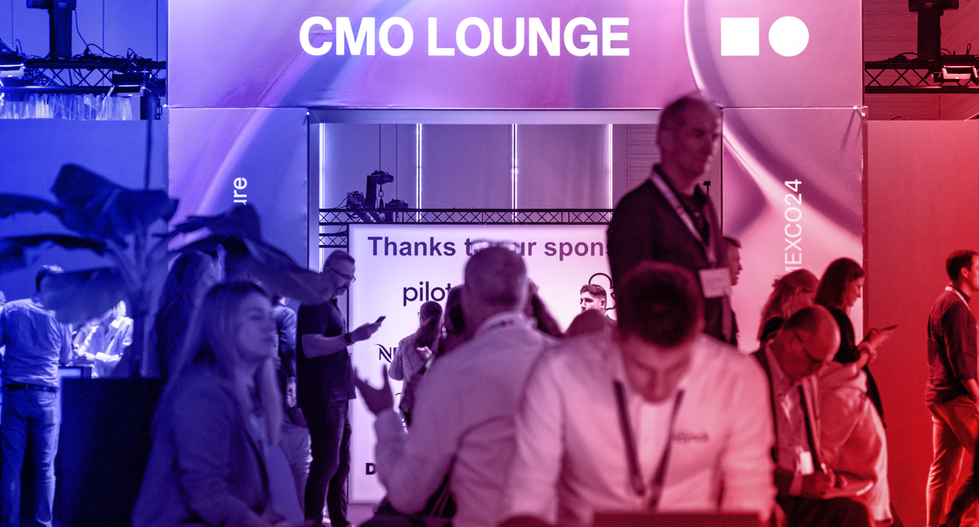 DMEXCO 2024: first CMO Summit was a resounding success. DMEXCO CMO Summit: DMEXCO visitors in front of the CMO Lounge
