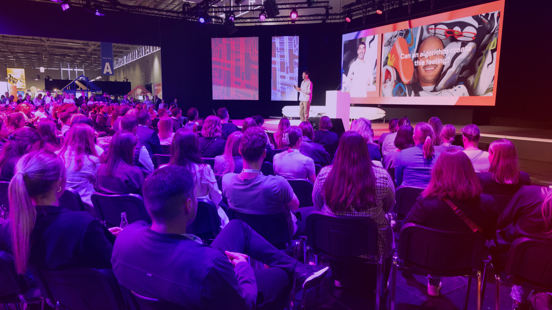NXTGEN Agency Summit 2025: Ein Recap von Paulina Schumann und Timo Sander Agency Summit 2025: Publikum vor der DMEXCO Bühne