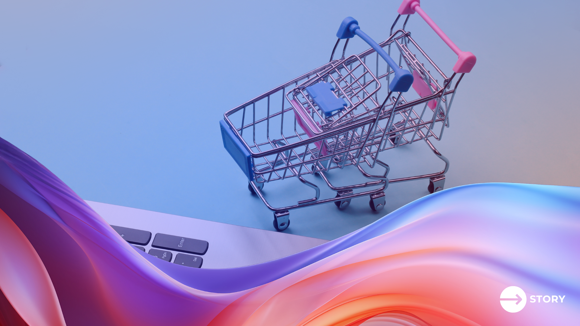 Zwei Einkaufswagen vor einem Laptop symbolisieren die Plattformisierung im B2B-Commerce